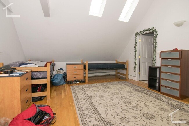 Photo - Oak Square Huge 2nd & 3rd floor SIX bed 3 1/2 bath Brighton