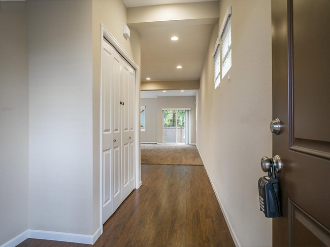 Photo - 4 bedroom 2.5 bathroom home