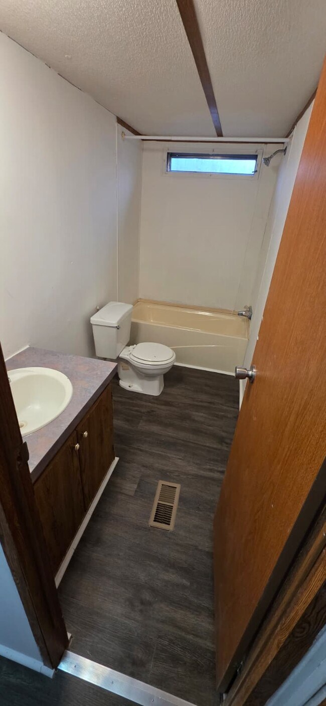 Photo - 8364 Cedar St