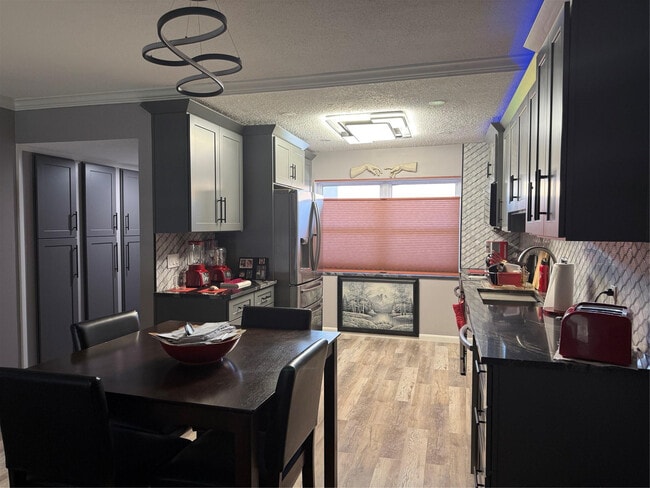 Building Photo - 25 SE 13th St