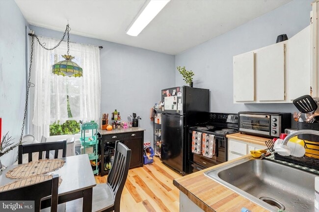 Photo - 204 Ripka St