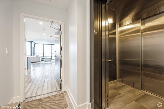 Building Photo - 1018 N Larrabee St Unit 5N Rental