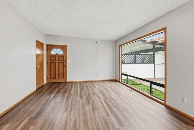 Photo - 3Bd/1.75Ba Bellevue House