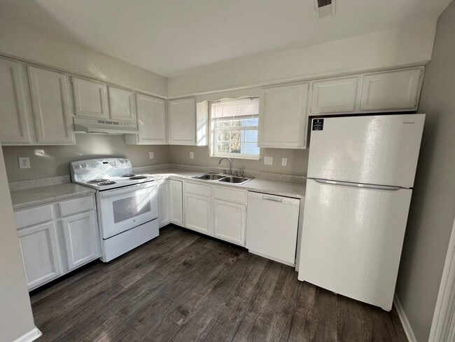 Photo - Rand 938 FABULOUS TOWNHOUSE! DON'T MISS TH... Unit 4506 Merissa Way
