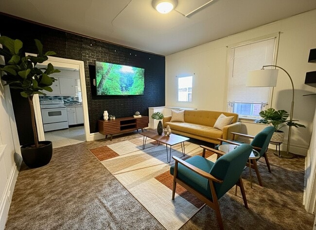 Building Photo - 362 Locust St Unit 1