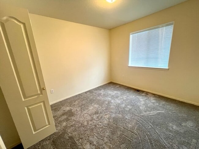 Photo - Lovely Single Level 3 Bedroom home in Redmond!