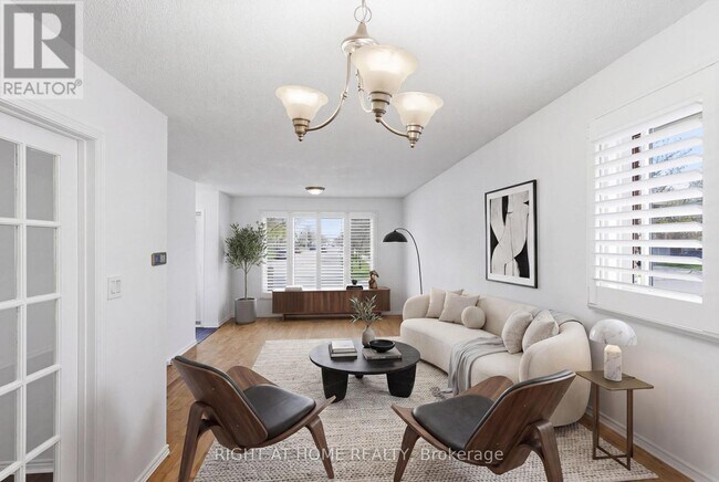 Photo - 341 Rexford Dr