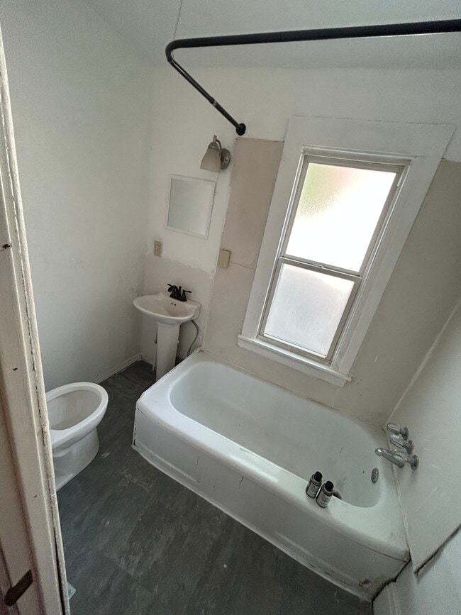 Photo - 2121 Delaware Ave