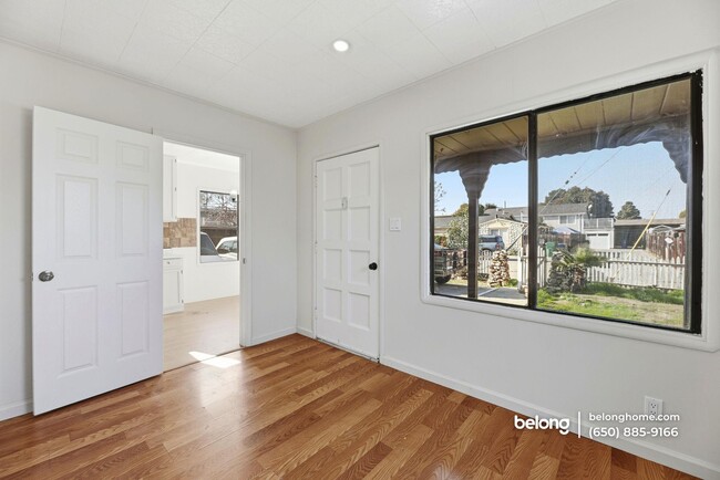 Photo - 26786 Clarkford St