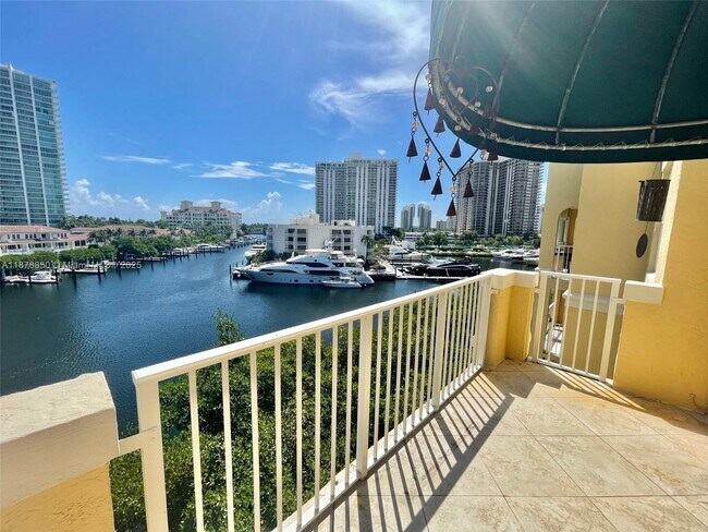 Building Photo - 19999 E Country Club Dr Unit 1604 Rental