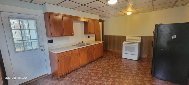 Nice Large Kitchen - 47 Pine St Apartamentos Unidad 93 Baldwin 1st FL Left #9