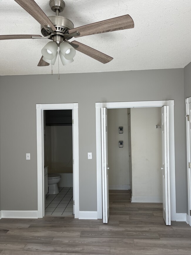 Master befroom - 674 Riverwalk Dr Unit 203