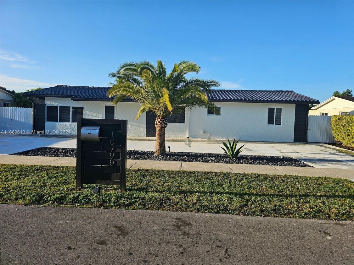 Photo - 10790 SW 66th Dr (Miami, FL)