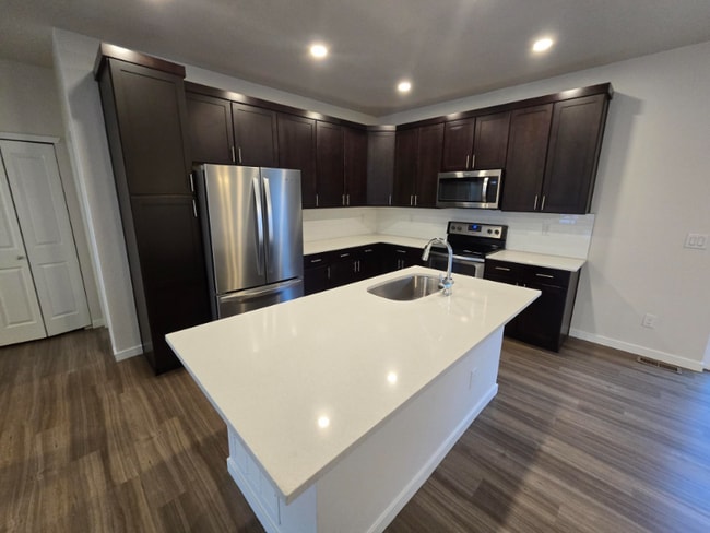 Building Photo - 2802 Ridge View Cir