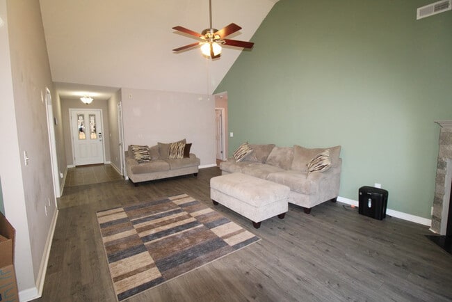 Photo - 1835 Lirope Way