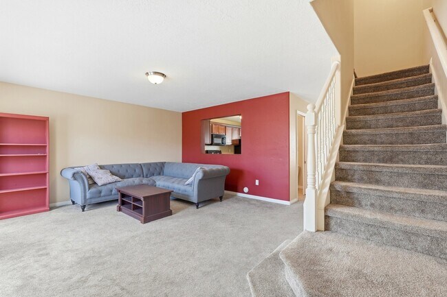 Photo - 174 Finlay Dr