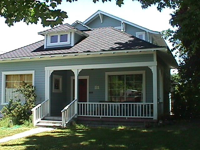 Building Photo - Large, Centrally Located Craftsman Home in... Unit 76 Alida Street