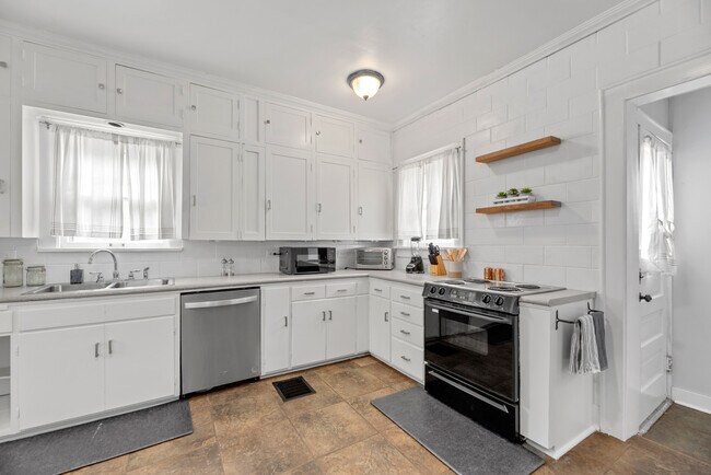 Photo - 425 N Bluff Ave