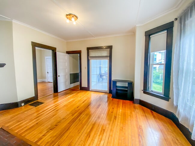 Photo - 19 Chapel St Unit 1