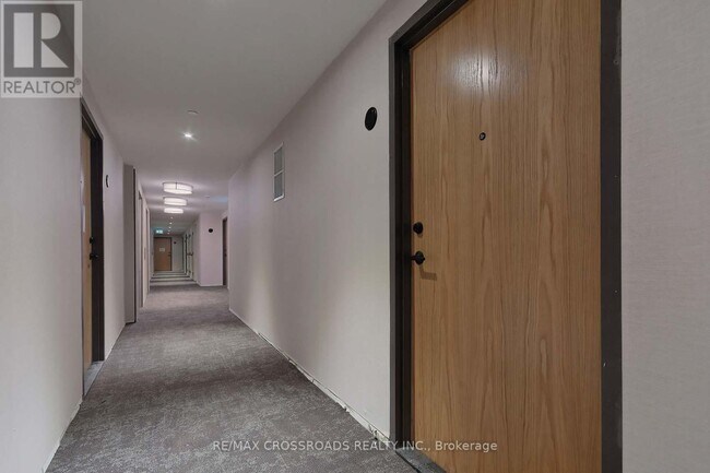 Photo - 8 Beverley Glen Blvd Unit C310