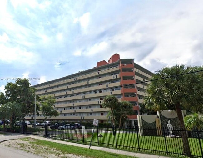 Photo - 1770 NE 191st St Unidad 204-1