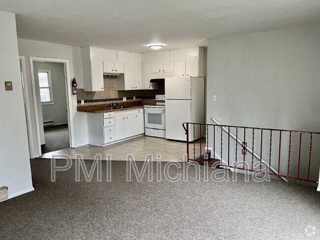 Building Photo - 2258 Huey St Rental