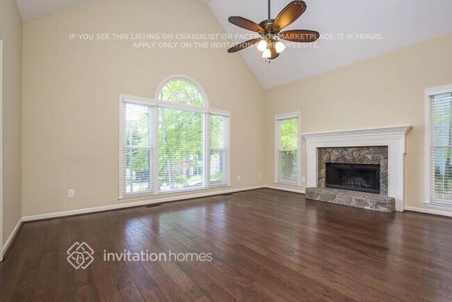 Photo - 918 Feather Creek Ln