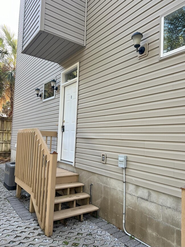 Photo - 1147 N Bayshore Dr