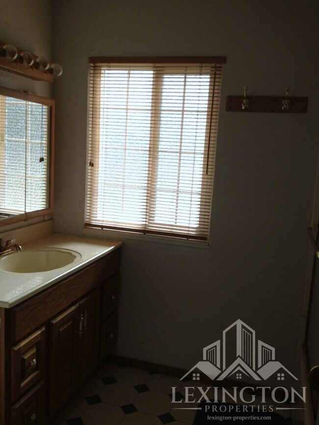 Photo - Charming 4-Bedroom Home in Arden-Arcade with Spacious Yard & Convenient Location