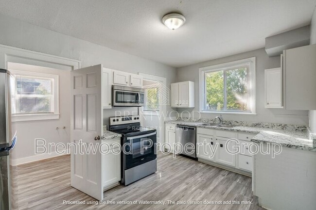 Photo - 3039 N Delaware St