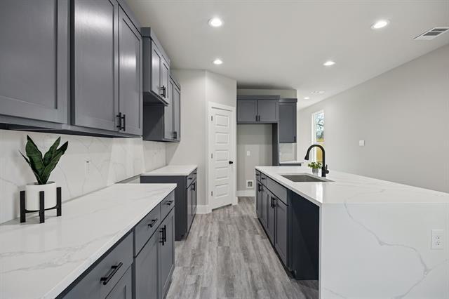 Photo - 3703 York St