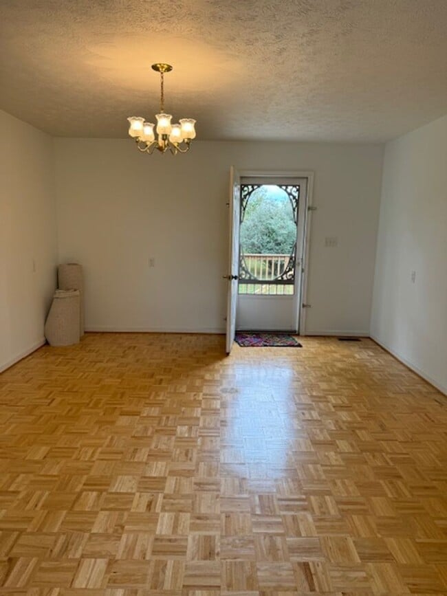 Photo - Spacious Furnished Apartment