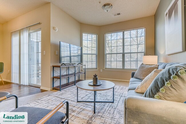 Photo - 7865 Grove Ct W Unidad 18-103.258266