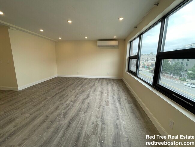 Photo - 1022 Commonwealth Ave