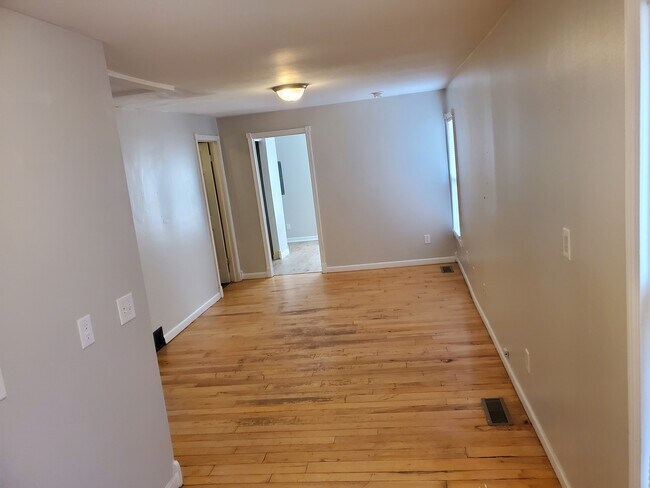 Livingroom - 327 E Church St Apartments Unit 327 East Church St