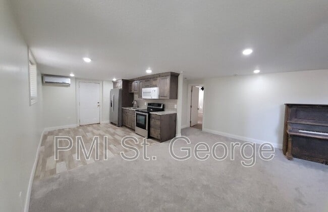 Photo - 1065 Canyon St