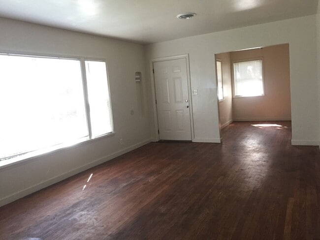 Photo - 1045 Warner St Unit Tropicana House