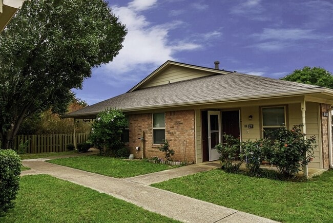 Photo - 417 E Main St