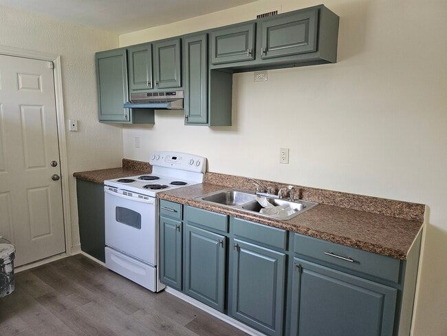 Building Photo - 2119 Mount Herman St Unit 2119