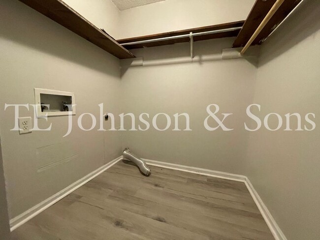 Photo - Cozy 1 Bedroom Unit with Water Included on Green Oaks Ct Unit 2550 Green Oaks B