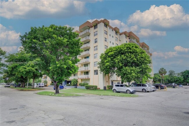 Photo - 15600 NW 7th Ave Unidad 306