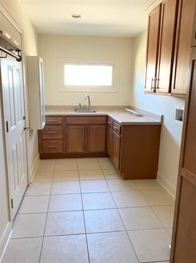 Photo - Your Dream Home Awaits in Huntsville's Medical District!