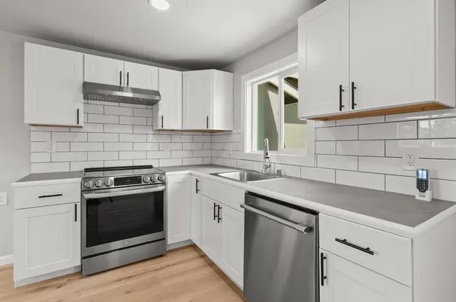 Photo - 2415 West St