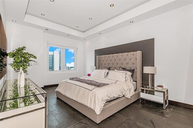 Photo - 2301 Collins Ave Unit 1605