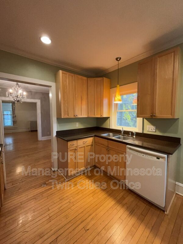 Photo - 511 W 22nd St