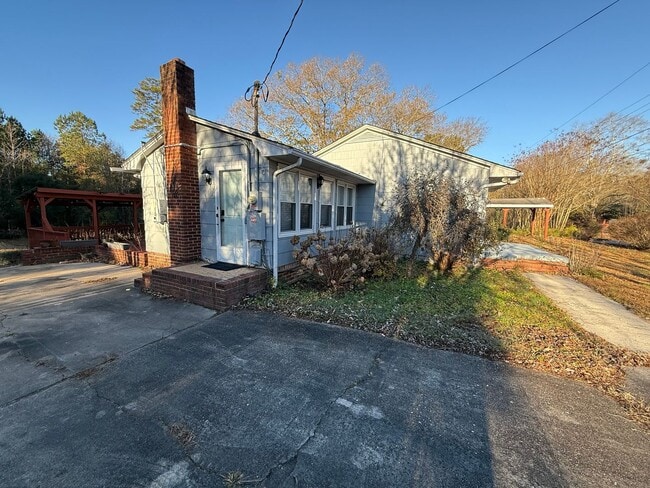 Photo - 3 Bedroom/1 Bath home for rent