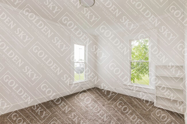 Photo - 628 W Memorial Dr