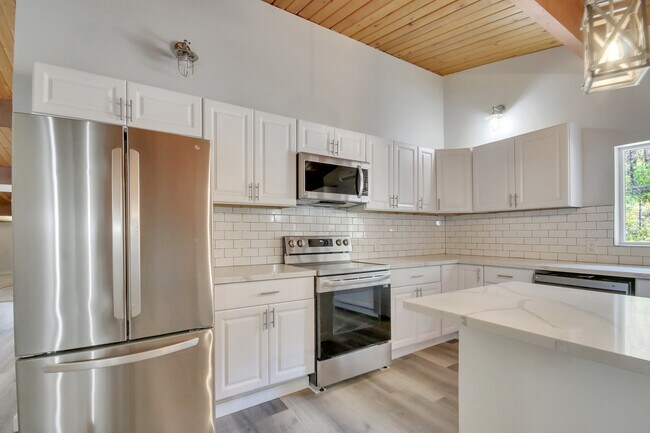 Kitchen pic 3 - 17136 WA-410 Unit D