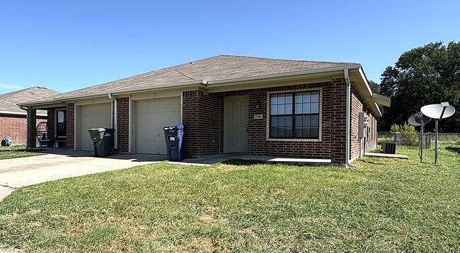 Photo - 2706 Ashley Dr