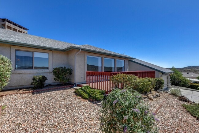 Photo - Large 3 bedroom 2 bathroom home in Prescott
